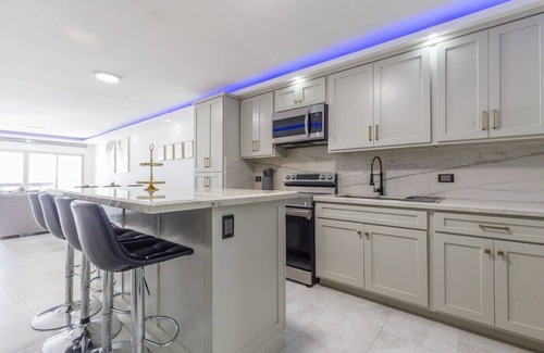 Laguna Shores Condo | Ocean Front King Suites/Sleeps12/POOLS/WI-FI