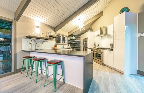 Newport House | Ocean Front Luxury-Best Views-Private beach access- Stunningly renovated