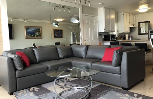 Mission Beach Condo | Ocean Front On Mission Beach! -Large 2BR/2BA, Beach Patio, Firepit, BBQ, Parking