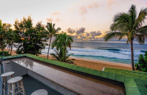 Pupukea House | Ocean Front Pipeline Estate! Front row seat to the Pipeline Masters surf event!