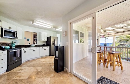 Keaau House | Ocean front~Pool,AC,Views,Spacious! Fall into whale season special 395 per night