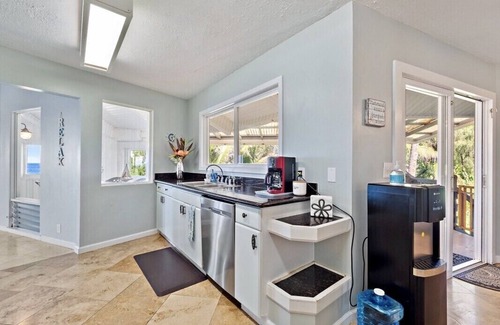 Keaau House | Ocean front~Pool,AC,Views,Spacious! Fall into whale season special 395 per night