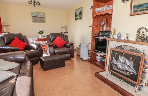 Ardnatrush Cottage | OCEAN HEIGHTS, family friendly in Glengarriff, County Cork