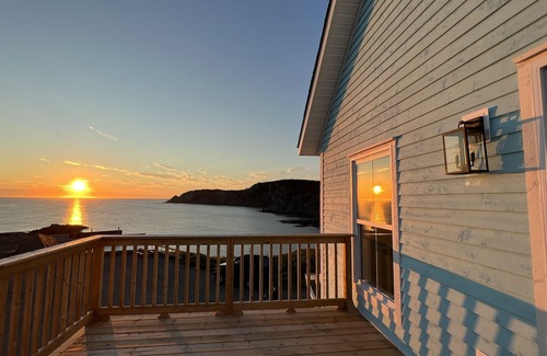 Crow Head House | Ocean, Iceberg, Whale views!