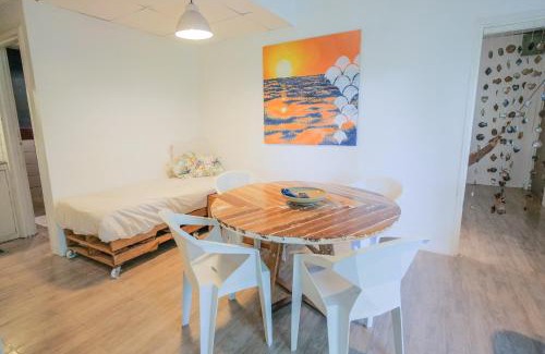 Morong Apartment | OCEAN Nest with Self-Service Breakfast - AC, Monkeys, Pet-friendly with a Fee