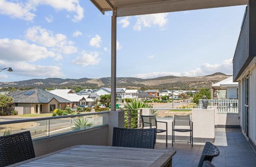 Sellicks Beach House | Ocean Outlook - Sellicks Beach - C21 SouthCoast Holidays