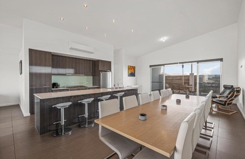 Sellicks Beach House | Ocean Outlook - Sellicks Beach - C21 SouthCoast Holidays
