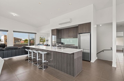 Sellicks Beach House | Ocean Outlook - Sellicks Beach - C21 SouthCoast Holidays