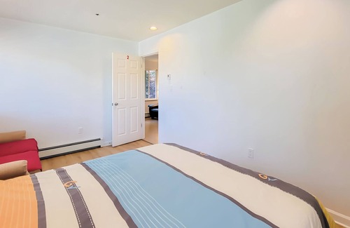Crescent Beach Bed & Breakfast | Ocean Park B&B