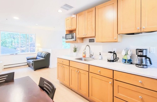 Crescent Beach Bed & Breakfast | Ocean Park B&B