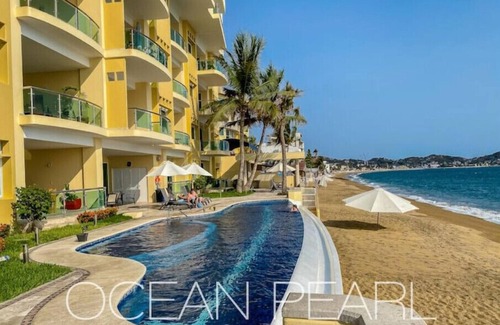 Manzanillo Apartment | Ocean Pearl Beachfront Infinity Pool Gym BBQ