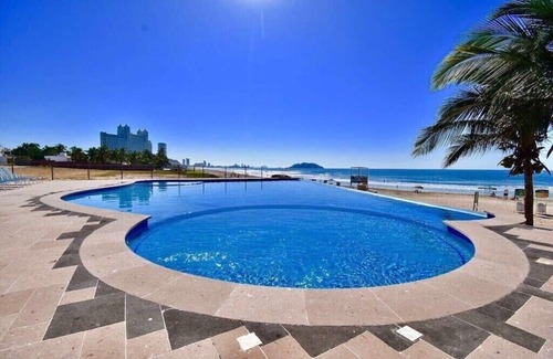 Cerritos House | Ocean Residence -Entire House