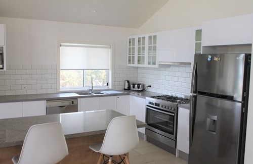 Scotts Head Villa | Ocean's Delight - Overlooking the ocean