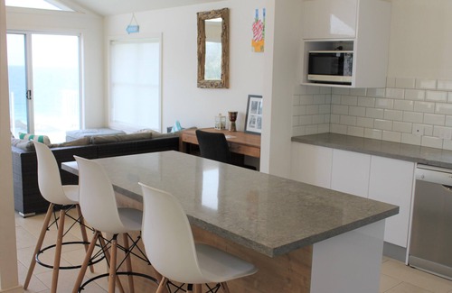 Scotts Head Villa | Ocean's Delight - Overlooking the ocean