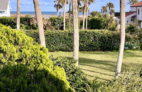 St. Augustine Beach Apartment | Ocean Song - 5 Star Ocean View Beach Side with Pool Access