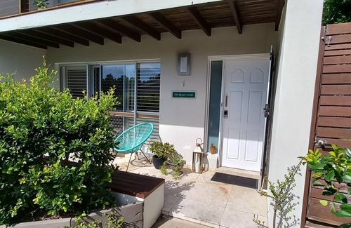 Peregian Beach House | Ocean Sounds Townhouse w/pool 3 min walk to beach