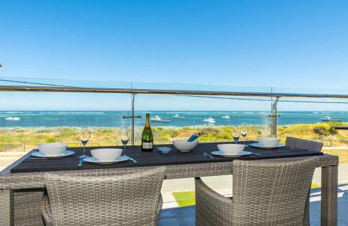 Lancelin House | Ocean Sunset - Luxury Apartment with Ocean Views