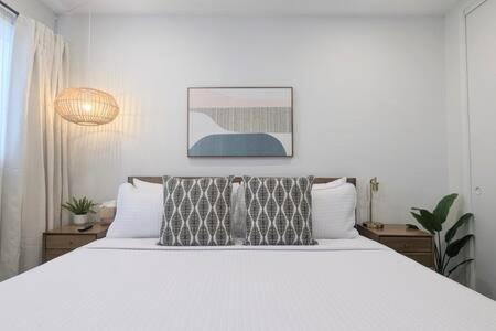 The Strand Apartment | Ocean View 1 Bedroom Manhattan Beach