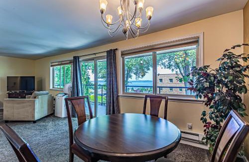 North End Apartment | Ocean View, 2 Baths, 2 Bedrooms, No Stairs, Best Area, WD, Jacuzzi Bath, Balcony, View, 925sf