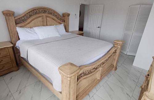 Greenwood Villa | Ocean View 2BR Palm Villa 2nd Floor