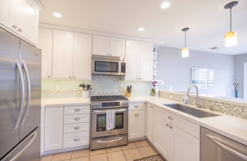 La Jolla Mesa House | Ocean View 3br/3ba with Central AC & garage parking