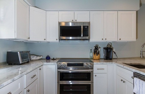 Fenwick Island House | Ocean View and only steps to the sand !