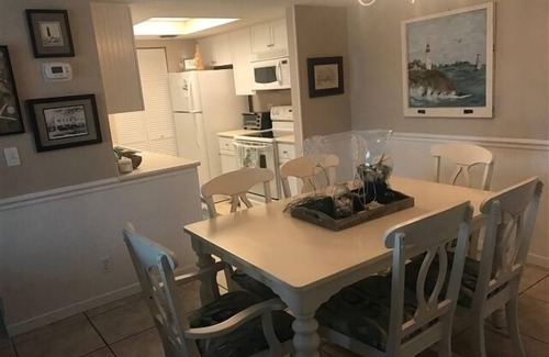 Saint Simons Island Condo | OCEAN VIEW CONDO AT THE BEACH CLUB UNIT 425 ON THE TOP FLOOR - GREAT OCEAN VIEW