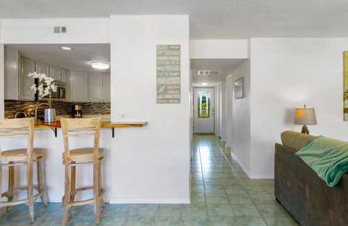 Kahaluu Bay Condo | Ocean-View Condo at White Sands Village #216, Steps From Magic Sands Beach!