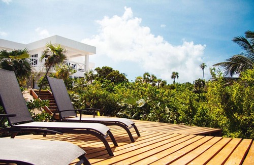 Port Howe House | Ocean View Coral - Private Beach Resort