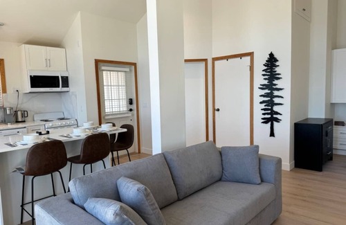 Pender Island Cabin | Ocean View Cottage at Sahhali on the Bluffs