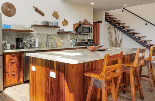 Santa Barbara House | Ocean view with infinity pool - 5 mins to Carrillo!