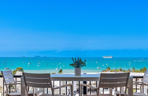 Airlie Beach Apartment | Ocean view family friendly walking distance to town WI-FI