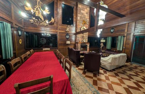 Santo da Serra Ski Chalet | Ocean View Garden Retreat by the Golf Course