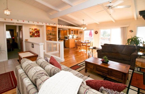 Rio del Mar House | OCEAN VIEW - HILLSIDE SANCTUARY WITH THERAPEUTIC SWIM SPA