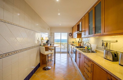 Cascais Condo | Ocean View I Sea Front 3-Bed Apt in Cascais w/Pool near Beaches