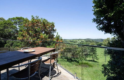 King Scrub House | Ocean View Mountain Treehouse