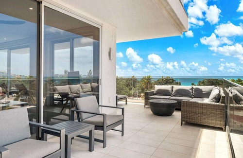 Oranjestad-West Condo | Ocean View Penthouse on Eagle Beach
