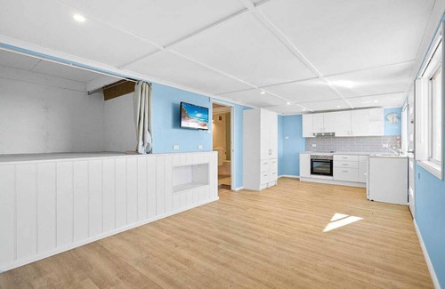 Lake Heights House | Ocean-View Retreat for Family Getawaysn