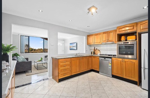 Cringila House | Ocean-View Retreat for Family Getaways Wollongong