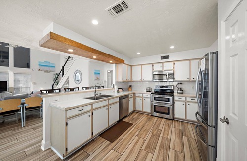 Spanish Grant House | Ocean View | Right on the beach!