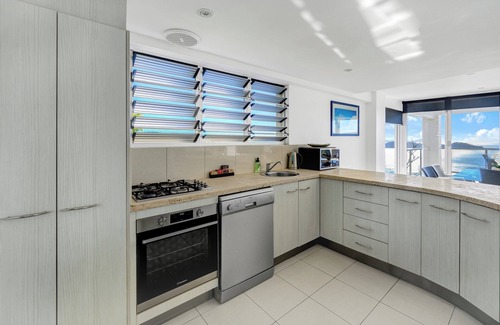 Hamilton Island Apartment | Ocean View Villa -01