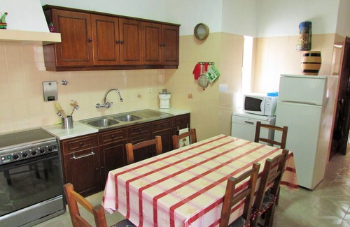 Pera Villa | Ocean view villa 5 min from the beaches, Jacuzzi, Clim Wifi Zoomarine. Promotion!