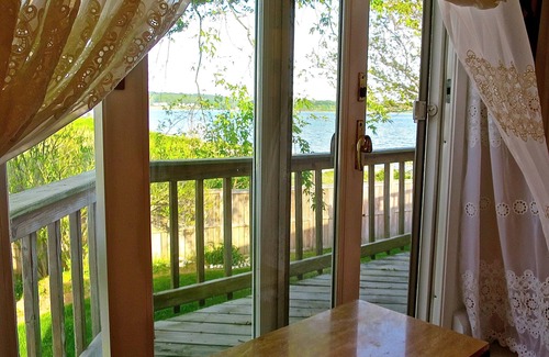 Portsmouth House | Ocean View Waterfront Vacation Getaway