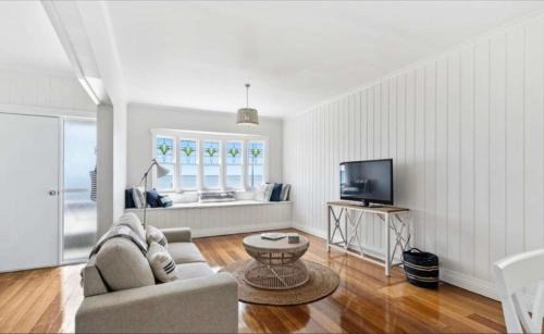 Parklands House | Ocean Views & City Convenience Perfect Getaway