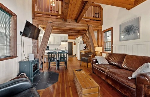 Ucluelet Cabin | Ocean Views from 2 Decks! Beachfront ⎮ Amphitrite