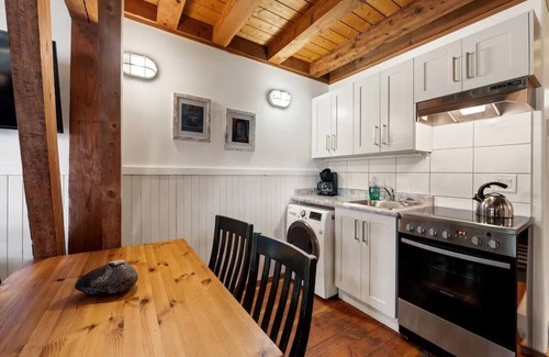 Ucluelet Cabin | Ocean Views from 2 Decks! Beachfront ⎮ Amphitrite
