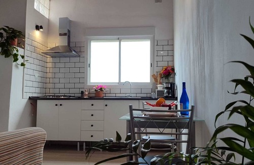 Buen Paso Apartment | Ocean views, large garden and private parking, 10min from San Marco Beach.