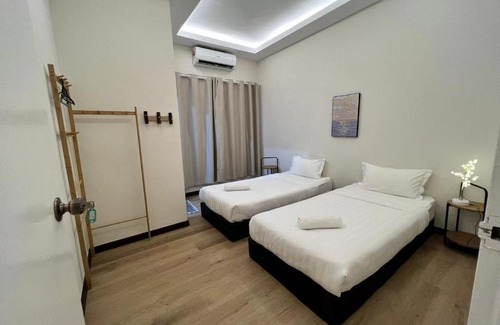 Semporna House | ocean village