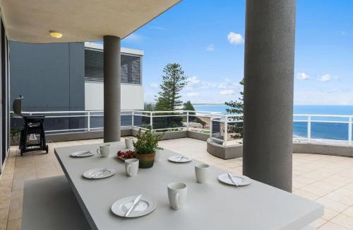 Wollongong CBD Apartment | Ocean Vista Escape - A Lofty Beachfront Penthouse