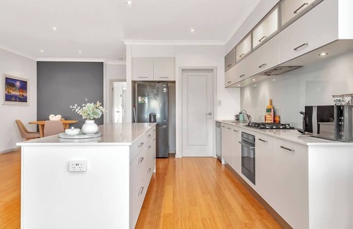 Port Noarlunga South House | Oceana Haven Beachside Serenity and Modern Comfort